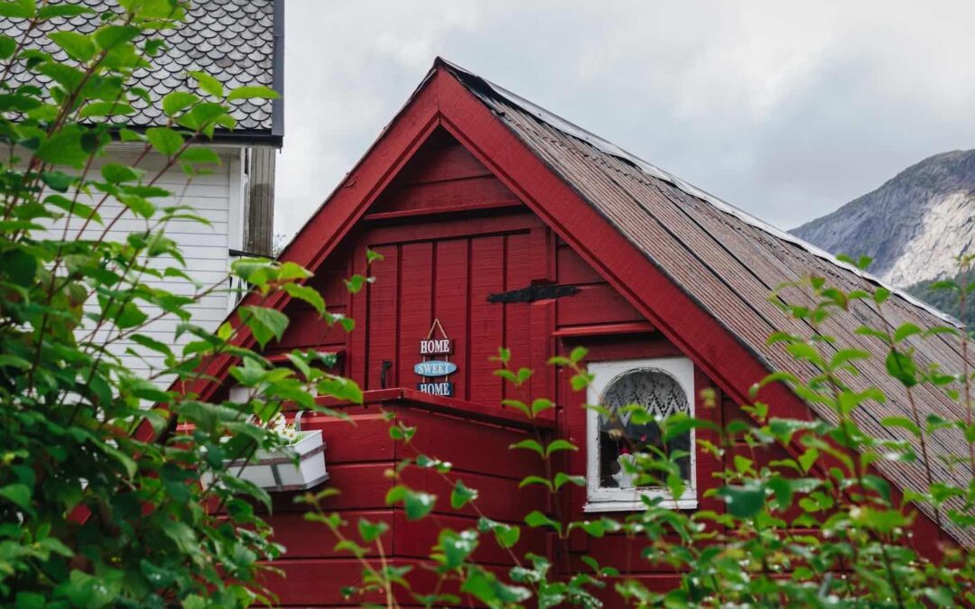 Asphalt shingles vs. metal vs. tile: pros and cons for San Diego homes